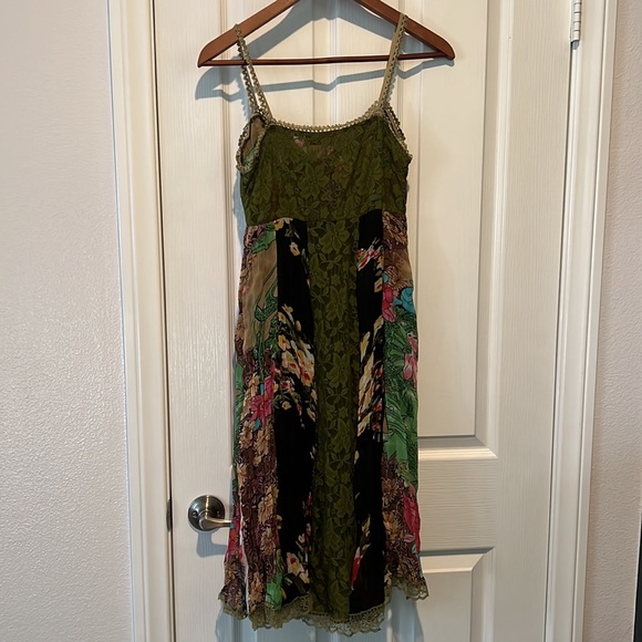 ARK floral dress - Picture 2 of 6